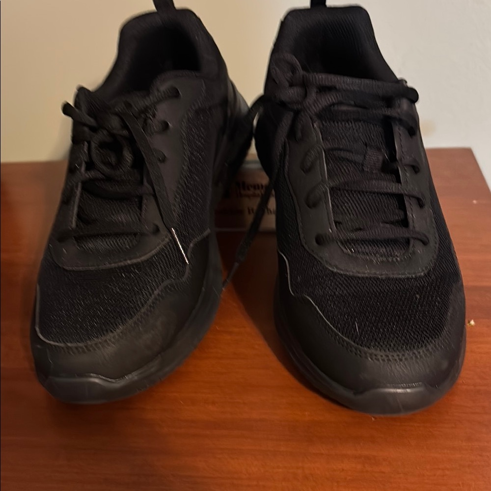 Sketchers Athletic Shoes